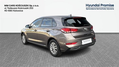 HYUNDAI i30